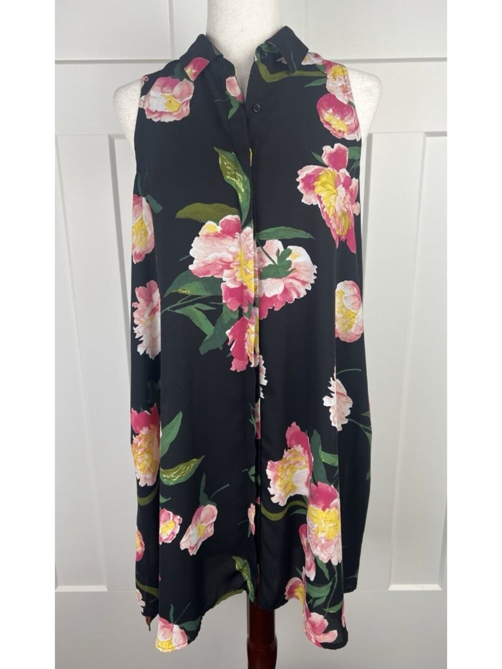 Adrianna Papell Dress 6 Black Floral Swing Sleeveless Button Front Pockets Lined